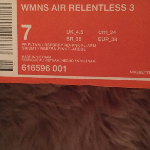 Woman’s Nike running shoes - Picture 5 of 5